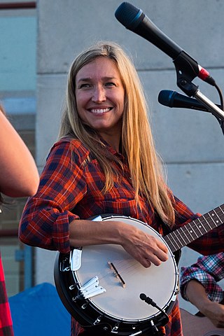 <span class="mw-page-title-main">Dayna Manning</span> Canadian folk and pop singer-songwriter (born 1978)