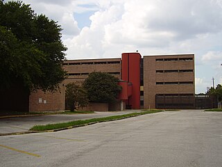 <span class="mw-page-title-main">Youth detention center</span> Type of prison for people under the age of majority