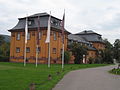 Nebengebäude Schloss Löwenstein (Gardistenbau (Kanzleibau)) in Kleinheubach, Schlosspark 2