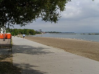 <span class="mw-page-title-main">Sunnyside, Toronto</span> Lakefront district