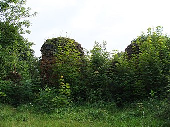 Fischhauzen qal’asi xarobalari.