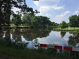 Gracht bij het park (2018).