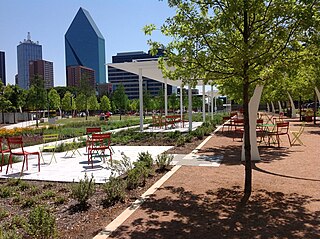 <span class="mw-page-title-main">Klyde Warren Park</span> Public park in Dallas, Texas