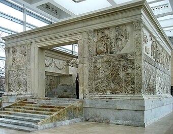 Die Ara Pacis in Rom, (Campus Martius)