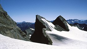 Vue du piton Carré depuis le glacier du Petit-Vignemale.