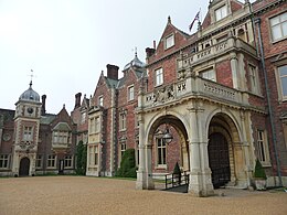 entrance front of house with porte-cochère