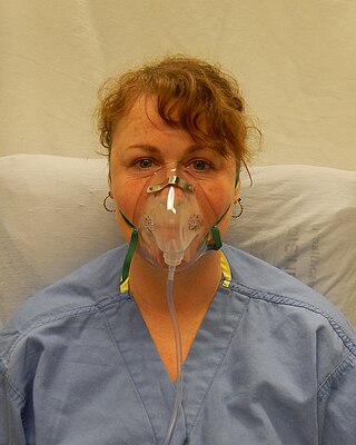 <span class="mw-page-title-main">Oxygen mask</span> Interface between the oxygen delivery system and the human user