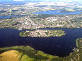 Luftbildaufnahme von Werder (Havel) - im Vordergrund, von links nach rechts fließend, die Havel. Im Hintergrund der Glindower- und der Große Plessower See.