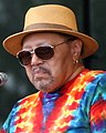 Art Neville links, op 6 mei 2012 geboren op 17 december 1937