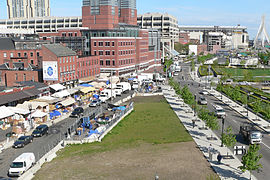 The Parcel 7 building, site of the Boston Public Market, is at top center. On the street at left is the Haymarket Pushcart Market. To the right are the North End Parks.