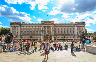 <span class="mw-page-title-main">Buckingham Palace</span> Official London residence of the British monarch