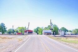 AR 304 approaching its intersection with AR 34 and AR 90 in Delaplaine