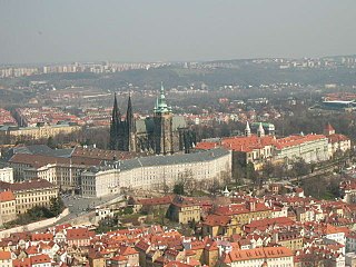 La cathédrale Saint-Guy est située dans l'enceinte du château de Prague.