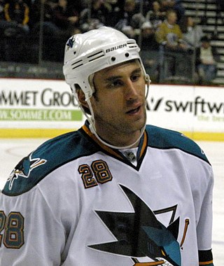 <span class="mw-page-title-main">Jay Leach (ice hockey)</span> American ice hockey player and coach