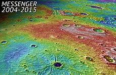 Vista en perspectiva de Caloris Basin - alto (vermello); baixo (azul)