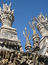 Détail du palais idéal du facteur Cheval.