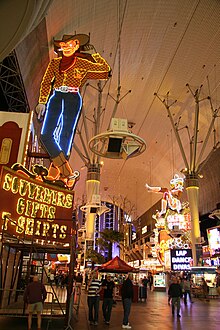 Fremont Street - Las Vegas (2189482565).jpg