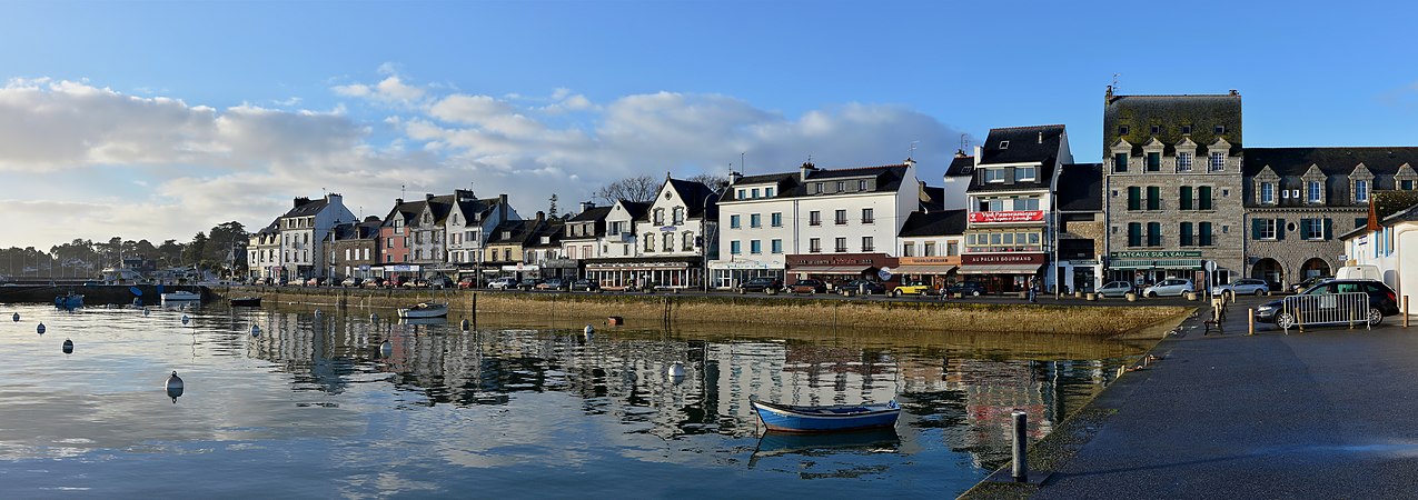 Le front de mer à La Trinité-sur-Mer (Morbihan)