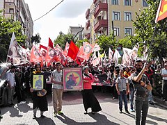 Bilder von Opfern und PKK- und YPG-„Märtyrern“[63]