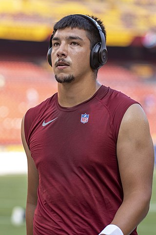 <span class="mw-page-title-main">Steven Montez</span> American football player (born 1997)