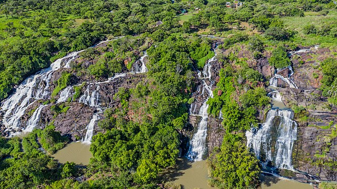 Aruu Falls Photograph: Dixon099