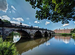 <span class="mw-page-title-main">Shrewsbury</span> County town of Shropshire, England