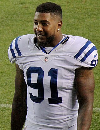 <span class="mw-page-title-main">Jonathan Newsome</span> American gridiron football player (born 1991)