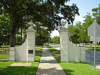 <span class="mw-page-title-main">River Oaks, Houston</span> Subdivision in Houston, Texas, USA