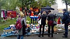 Pasar bebas (vrijmarkt) di Groningen saat Koningsdag 2015