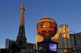 Paris Las Vegas. (30647833152).jpg