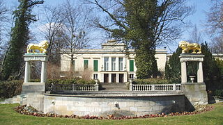 <span class="mw-page-title-main">Glienicke Palace</span> Palace in Germany