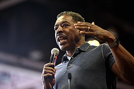 Ernie Hudson (37671852354).jpg