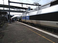 Une rame TGV Atlantique, pour le pèlerinage.