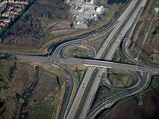 <span class="mw-page-title-main">Partial cloverleaf interchange</span> Modification of a cloverleaf interchange