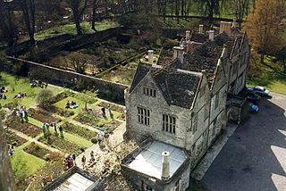 <span class="mw-page-title-main">Mells Manor</span> Historic site in Somerset, England