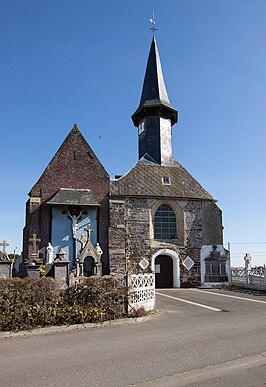 Kerk en toegang tot de begraafplaats