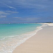 Playa caldera la tortuga venezuela B.jpg