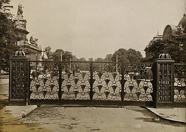 The papyrus flower – Porte d'honneur, at the International Exhibition of Modern Decorative and Industrial Arts in Paris, by Edgar Brandt (1925)[111]