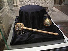 Globus cruciger of Hungary and Royal Scepter of Hungary. Matthias Church, Budapešť 0523.jpg