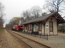 Maywood Station April 2014.jpg