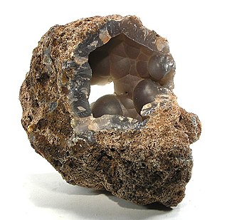 <span class="mw-page-title-main">Chalcedony</span> Microcrystalline varieties of silica