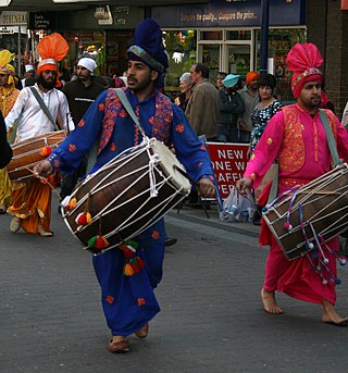 <span class="mw-page-title-main">Dhol</span> Double-headed Indian drum