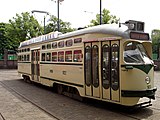 PCC-tram 1022, gerestaureerd in de toestand na de eerste grote verbouwing (1972); de voordeuren kregen grote ramen om het zicht voor de bestuurder te verbeteren.