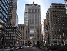 The Beaux-Arts skyscraper in front of the more modern MetLife Building