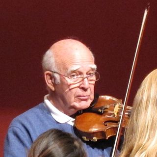 <span class="mw-page-title-main">Joseph Silverstein</span> American violinist and conductor