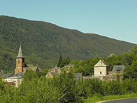 Le Falgoux at the foot of the Puy Mary, in the heart of the Auvergne volcano park