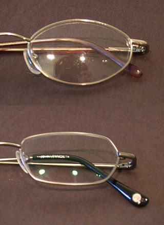 <span class="mw-page-title-main">Anti-reflective coating</span> Optical coating that reduces reflection