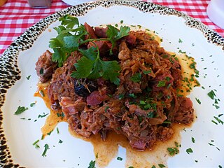 <span class="mw-page-title-main">Bigos</span> Polish dish of chopped meat & sauerkraut