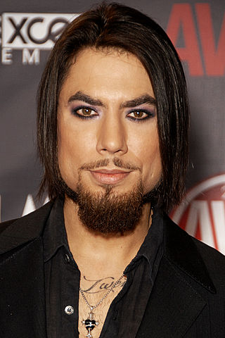 <span class="mw-page-title-main">Dave Navarro</span> American guitarist (born 1967)