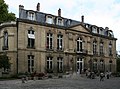 Façade sur cour de l'hôtel de Villeroy en 2007.